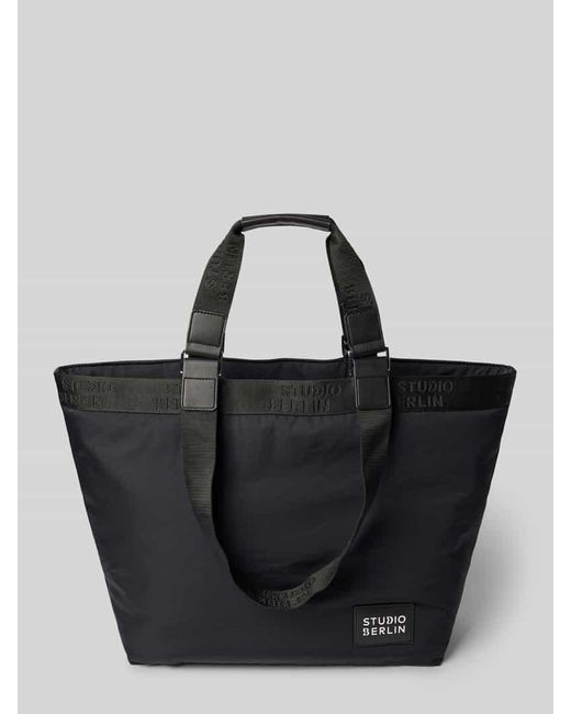 STUDIO BERLIN Black Handtasche mit Label-Badge Modell 'SCHÖNEBERG'