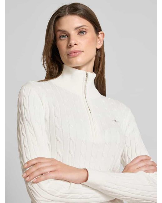 Gant White Troyer mit Logo-Stitching und Zopfmuster