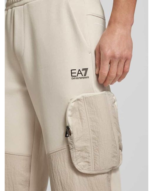 EA7 Loose Fit Sweatpants mit Cargotaschen Modell 'PANTALONI' in Natural für Herren