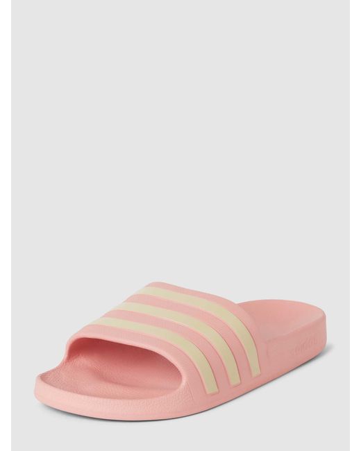 Adidas Slippers Met Labeltypische Strepen in het Pink
