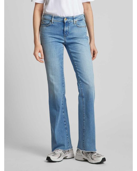 Cambio Blue Flared Fit Jeans mit Bügelfalten