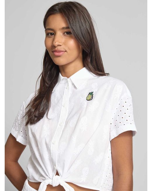 Marc Cain Korte Blouse Met Broderie Anglaise En Knoopdetail in het White