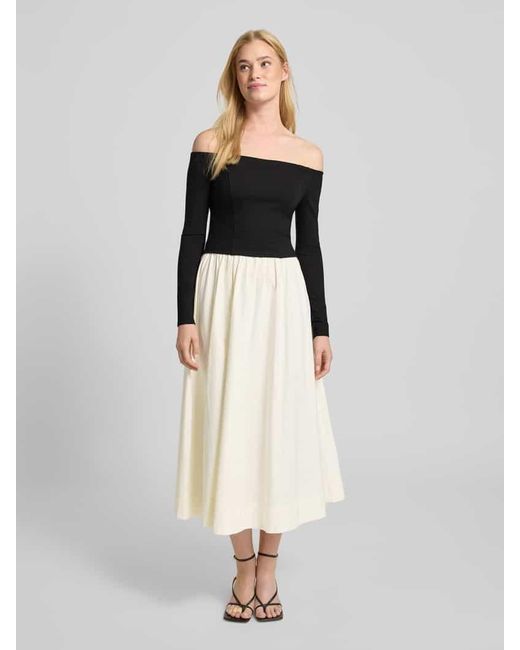 Forever New Black Cocktailkleid mit Carmen-Ausschnitt Modell 'Savannah'