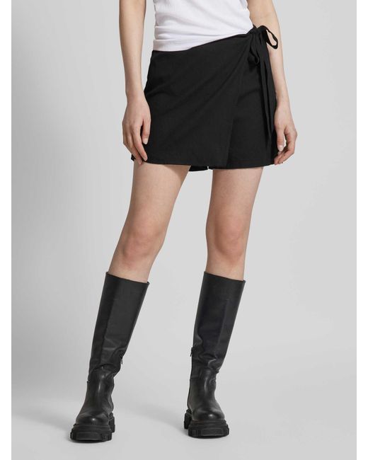 Vero Moda Black High Waist Minirock mit Bindegürtel Modell 'MYMILO'