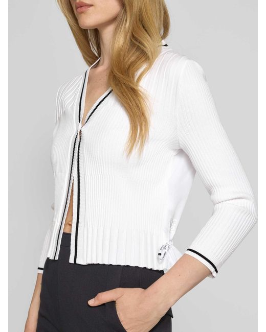 Marc Cain Gebreid Jack Met Knoopsluiting. in het White
