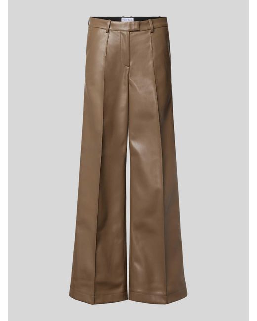 Stand Studio Broek in het Brown