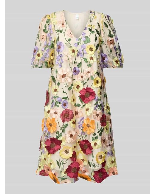 Y.A.S White Knielanges Cocktailkleid mit V-Ausschnitt Modell 'FLOWERING'
