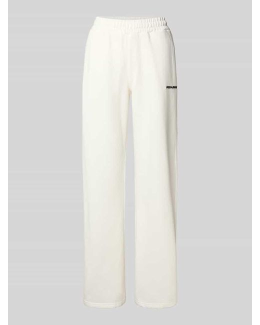 PEGADOR White Wide Fit Sweatpants mit Logo-Stitching Modell 'Anni'