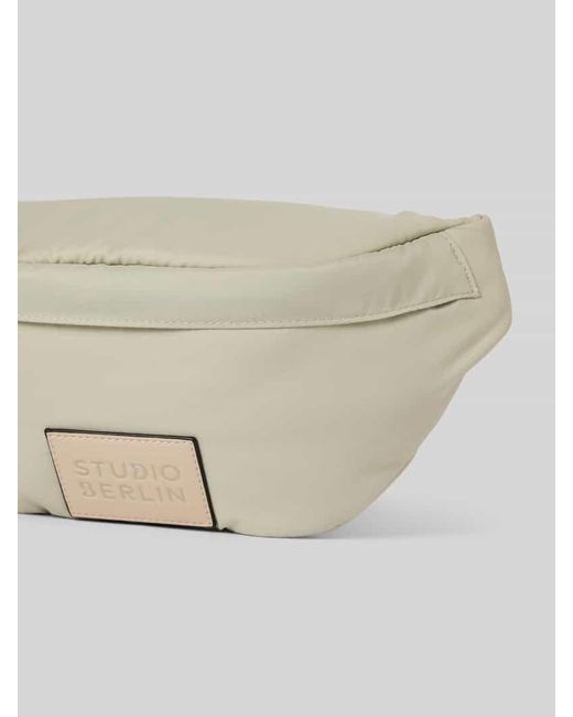 STUDIO BERLIN Natural Bauchtasche mit Label-Badge Modell 'SPANDAU'