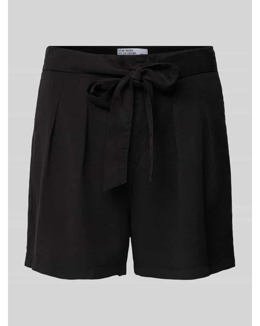 Vero Moda Black Loose Fit Shorts mit Bindegürtel Modell 'MIA'