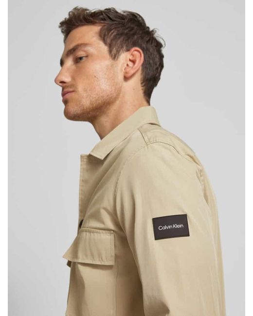 Calvin Klein Hemdjacke mit Label-Badge in Natural für Herren