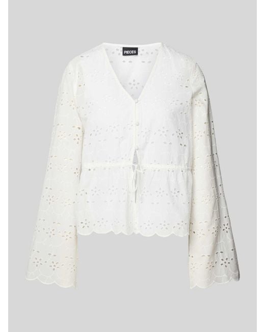 Pieces White Blusenshirt mit Lochstickerei Modell 'ARMORINE'