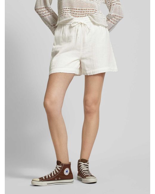 Pieces White High Waist Shorts mit elastischem Bund Modell 'STINA'