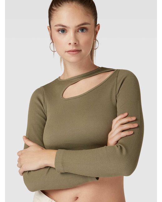 ONLY Green Cropped Longsleeve mit Cut Out Modell 'GWEN'
