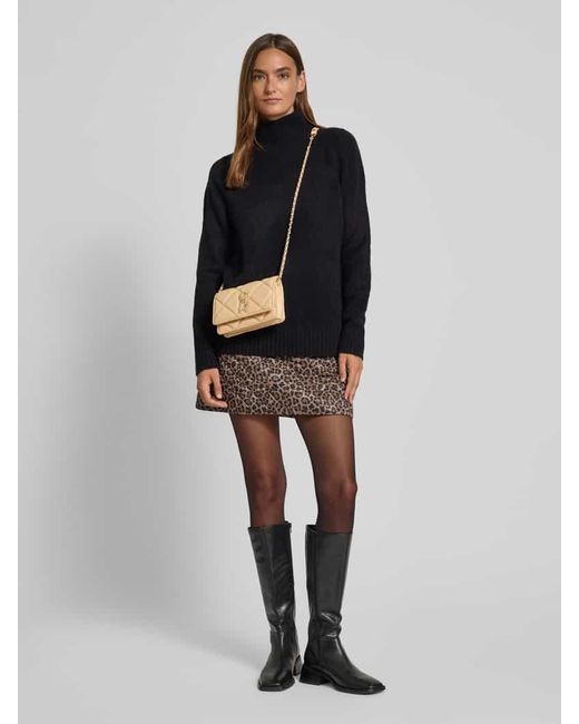 Steve Madden Natural Crossbody Bag mit Logo-Applikation Modell 'Bendue'