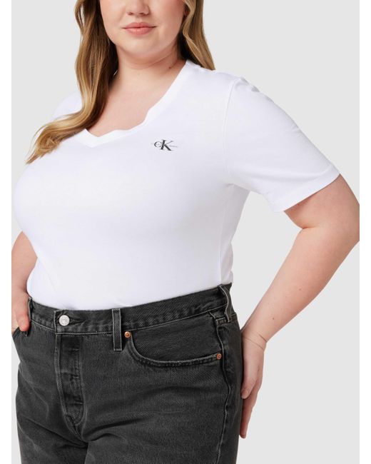 Calvin Klein PLUS SIZE T-Shirt mit abgerundetem V-Ausschnitt in Weiß | Lyst  AT