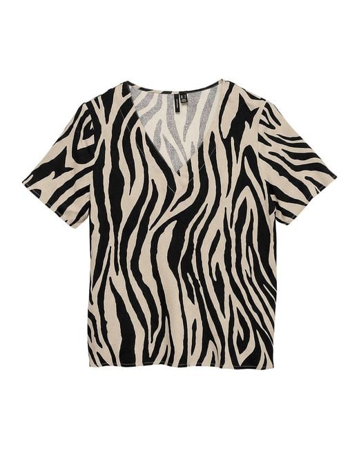 Vero Moda Black V-Neck T-Shirt Pattern