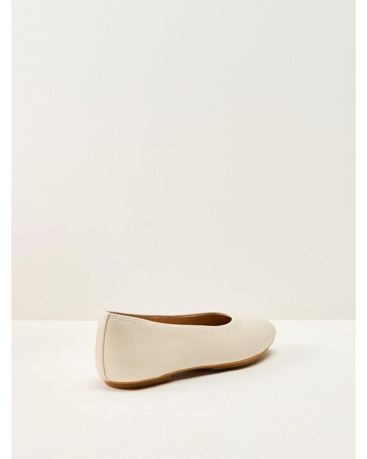 Fitflop White High-Cut Ballet Flats
