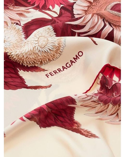 Femmes Foulard En Soie Imprimé Tournesols Rouge Ferragamo en coloris Pink