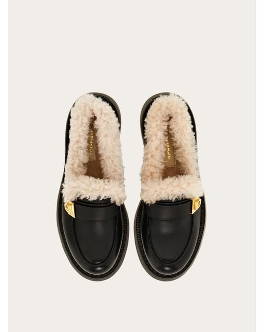 Donna Mocassino Con Fibbia Hug Taglia di Ferragamo in Black