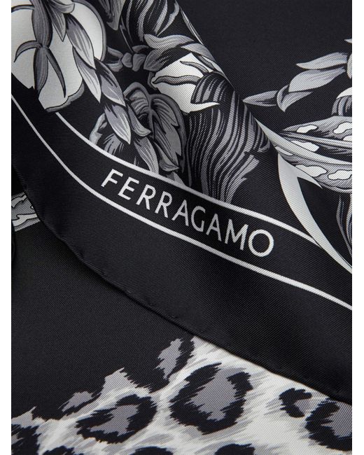 Ferragamo Gray Damen Halstuch aus reiner Seide Animalier-Print