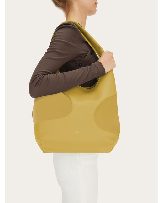 Ferragamo Yellow Damen Hobo Bag mit Cut-Outs