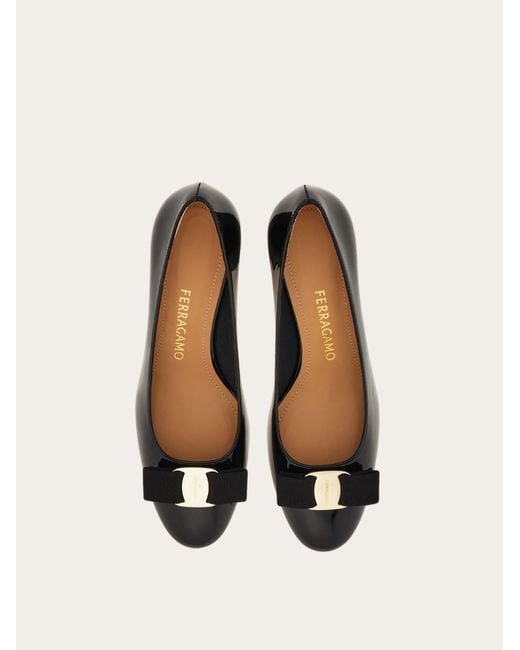 Femmes Escarpin Décolleté Nœud Vara Noir Taille Ferragamo en coloris Black