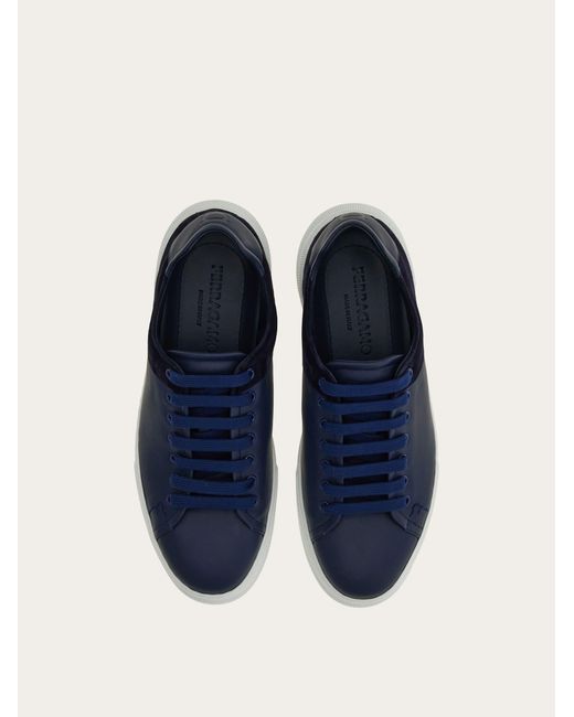 Low cut sneaker Ferragamo pour homme en coloris Blue