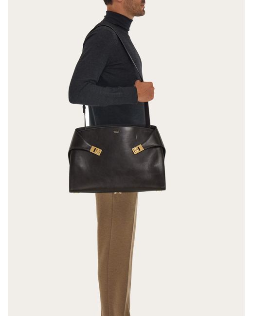 Uomo Borsa A Spalla Hug di Ferragamo in Black da Uomo