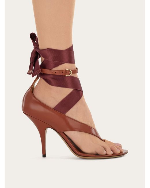 Mujer Sandalias De Dedo Con Tacón Rojo Talla Ferragamo de color Pink