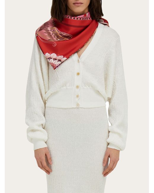 Femmes Foulard En Soie Imprimé Jade Rouge Ferragamo en coloris Red