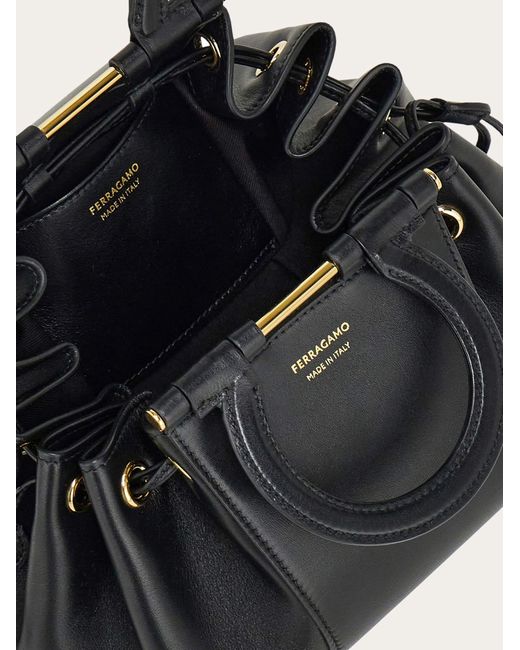 Donna Secchiello Gancini di Ferragamo in Black