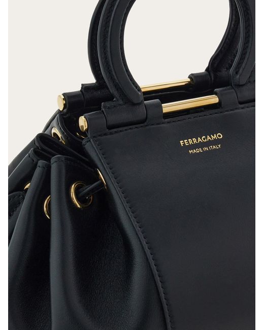Donna Secchiello Gancini di Ferragamo in Black