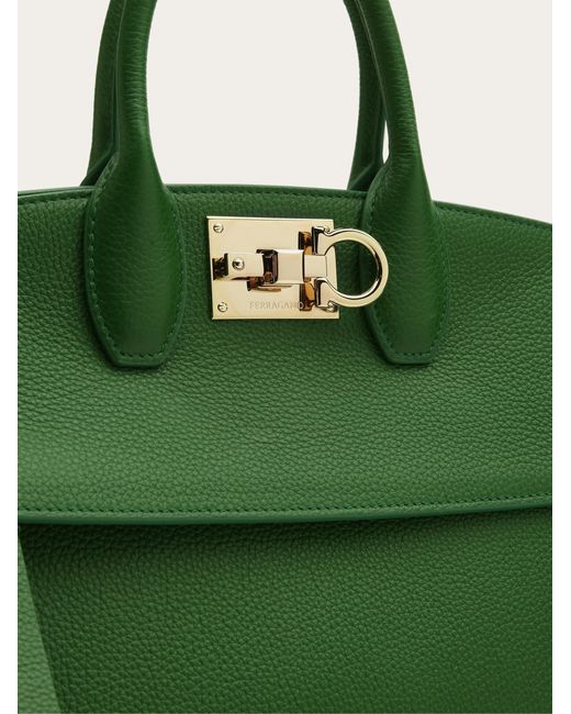 Femmes Studio Soft Bag (S) Vert Ferragamo en coloris Green
