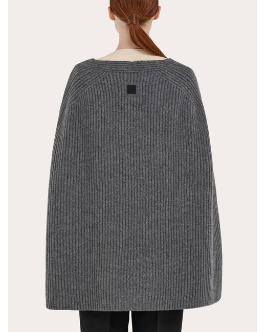 Donna Cappa di Ferragamo in Gray