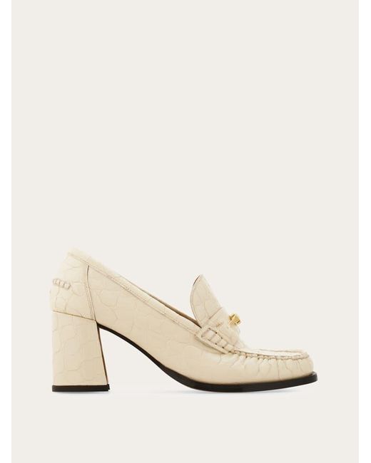 Mujer Mocasines Pump Con Hebilla F Blanco Talla .5 Ferragamo de color Natural