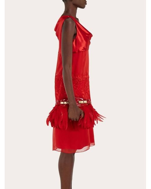 Ferragamo Red Damen Hug Soft Umhängetasche Mit Federn (Xs)