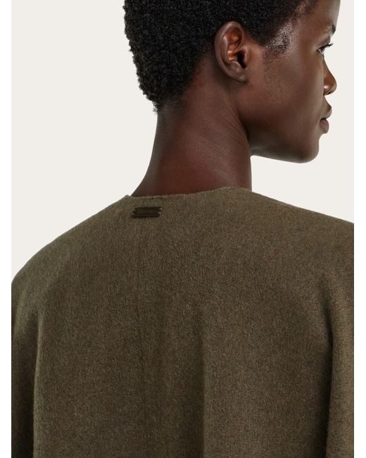 Donna Cappa di Ferragamo in Green