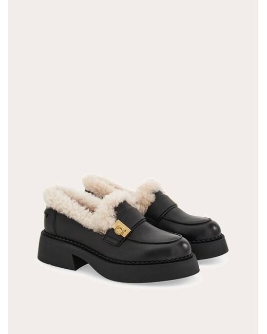 Donna Mocassino Con Fibbia Hug Taglia di Ferragamo in Black