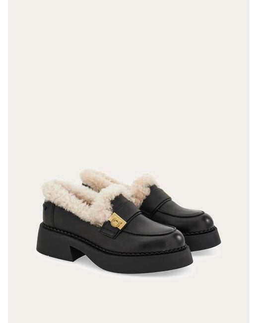 Donna Mocassino Con Fibbia Hug Taglia di Ferragamo in Black
