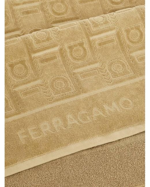 Femmes Serviette De Plage Monogram Ferragamo en coloris Natural