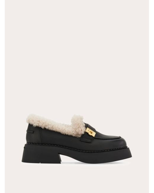Donna Mocassino Con Fibbia Hug Taglia di Ferragamo in Black