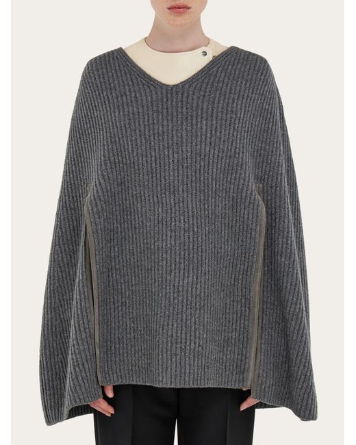 Donna Cappa di Ferragamo in Gray