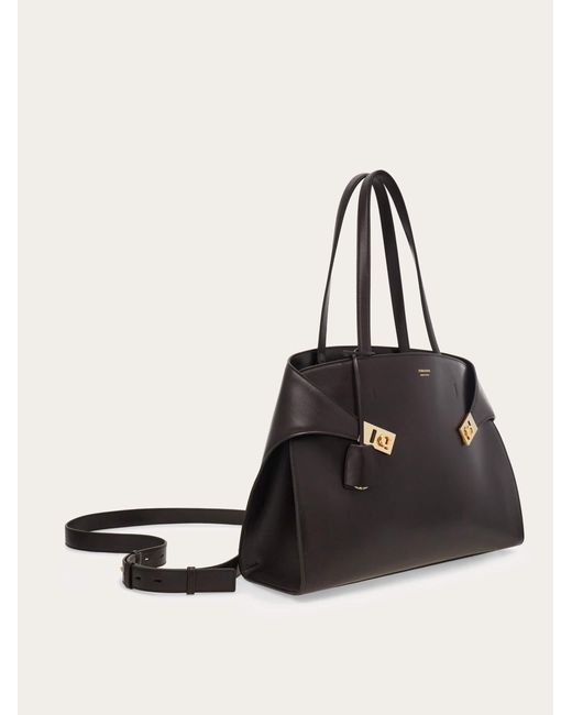 Uomo Borsa A Spalla Hug di Ferragamo in Black da Uomo
