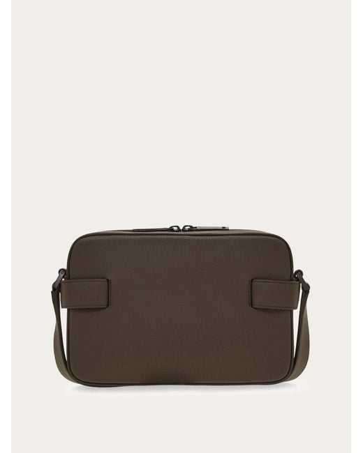 Hommes Sac À Bandoulière East-West Avec Boucles Gancini Brun Ferragamo pour homme en coloris Brown