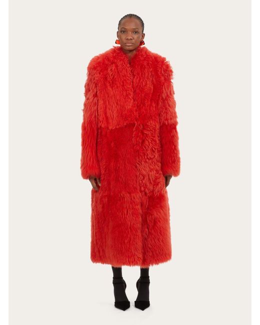Abrigo de piel vuelta de Ferragamo de color Rojo Lyst