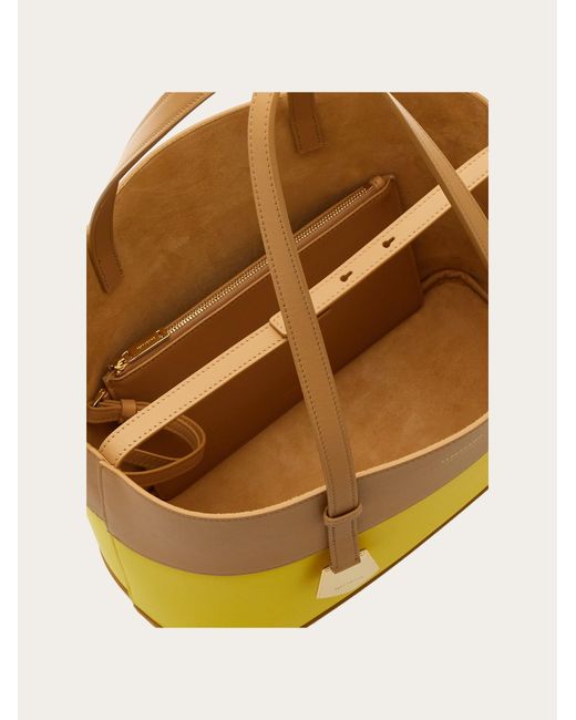 Charming tote bag (S) Ferragamo en coloris Yellow