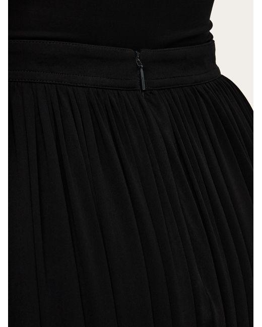 Longline draped skirt Ferragamo en coloris Black