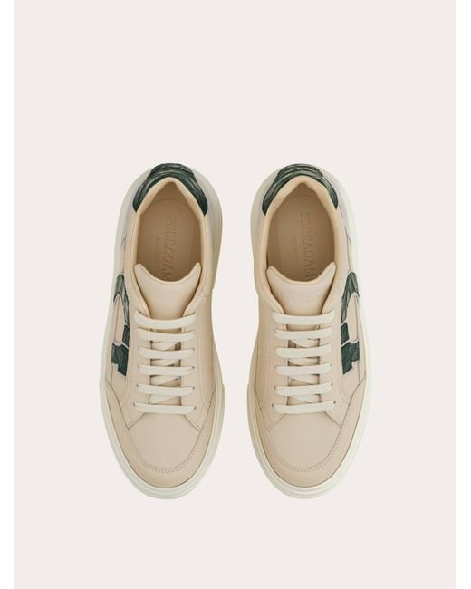 Hommes Sneaker Basse Avec Gancini Blanc Taille Ferragamo pour homme en coloris Natural