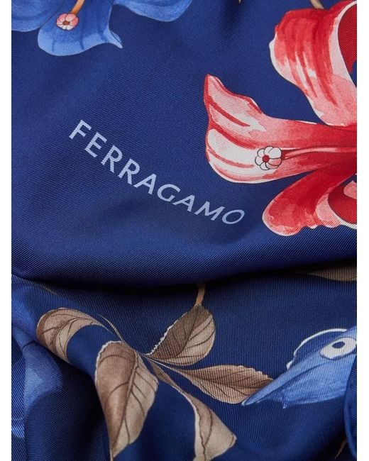 Donna Foulard di Ferragamo in Blue